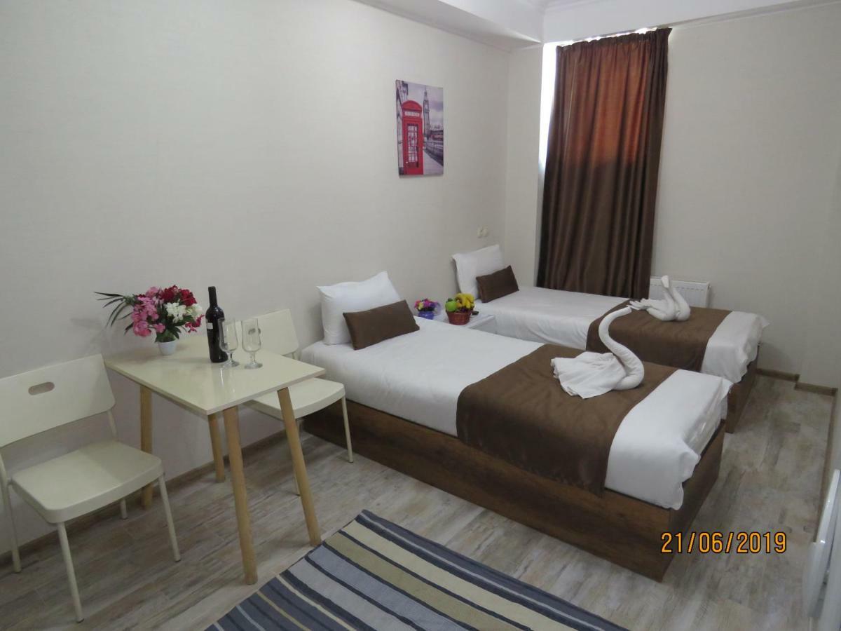 Atlas Hotel Tbilisi Bagian luar foto